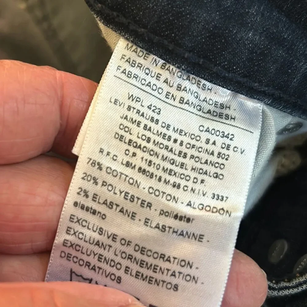 LEVIS Jean Shorts Size 12 - Picture 6 of 6